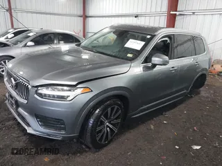 2020 Volvo XC90 Momentum with VIN YV4102PK3L1573865, listed as a IAAI auction lot 41297642 with 153,381 mi miles. Bid and sale history available at carsss.com. Image 18.