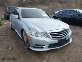 2013 Mercedes-Benz E-Class E 350 Luxury with VIN WDDHF8JB5DA678944, listed as a IAAI auction lot 41208242 with 101,834 mi miles. Bid and sale history available at carsss.com. Image 1.