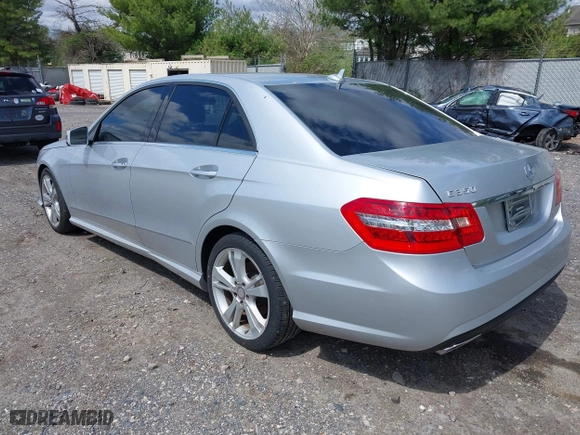 2013 Mercedes-Benz E-Class E 350 Luxury with VIN WDDHF8JB8DA740708, listed as a IAAI auction lot 42050622 with 243,585 mi miles. Bid and sale history available at carsss.com. Image 3.
