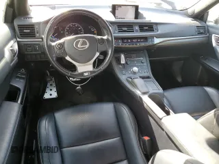 2016 Lexus CT 200h z VIN JTHKD5BH6G2255679, wystawiony jako Copart lot #52717095 z przebiegiem 148 953 mil mil oraz Szkoda całkowita • Salvage title. Historia ofert i sprzedaży dostępna na DreamBid. Obrazek 8.