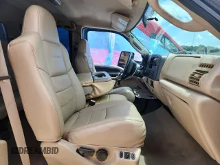 2005 Ford F-350 XL с VIN 1FTWW31P75EB69657, выставлен на аукционе Copart как лот 59414615 с пробегом 100 265 миль миль и Списание • Salvage title. История ставок и продаж доступна на DreamBid. Изображение 7.