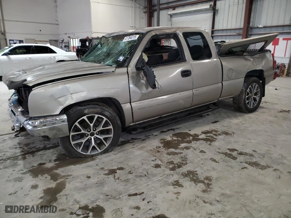 2003 Chevrolet Silverado 1500 LS with VIN 2GCEC19V631300975, listed as a Copart auction lot 41784015 with 0 mi miles and Salvage Title. Bid and sale history available at carsss.com. Image 1.
