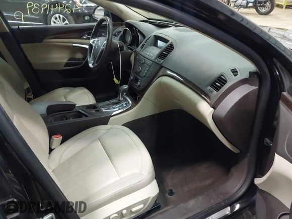2012 Buick Regal Turbo Premium 1 z VIN 2G4GS5EV8C9145979, wystawiony jako IAAI lot #42441939 z przebiegiem 253 301 mil mil oraz . Historia ofert i sprzedaży dostępna na DreamBid. Obrazek 5.