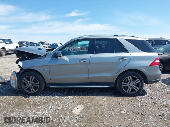 2012 Mercedes-Benz M ML 350 with VIN 4JGDA5HB3CA029777, listed as a IAAI auction lot 41905904 with 64,588 mi miles. Bid and sale history available at carsss.com. Image 15.