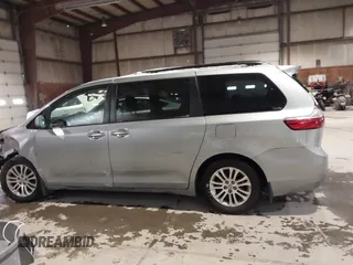2017 Toyota Sienna XLE Auto Access Seat with VIN 5TDYZ3DC8HS769921, listed as a IAAI auction lot 41237055 with 152,509 mi miles and . Bid and sale history available at DreamBid. Image 15.