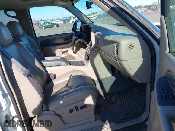 2004 Chevrolet Avalanche Z71 with VIN 3GNEK12T54G107437, listed as a IAAI auction lot 42037726 with 124,166 mi miles. Bid and sale history available at carsss.com. Image 5.