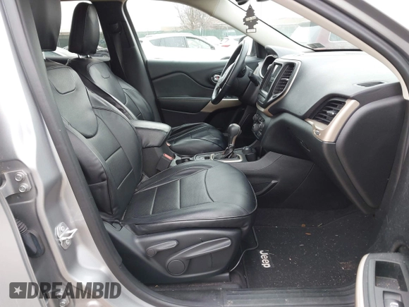 2017 Jeep Cherokee Limited with VIN 1C4PJMDS4HW597175, listed as a IAAI auction lot 41525358 with 87,227 mi miles. Bid and sale history available at carsss.com. Image 5.