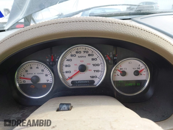 2004 Ford F-150 XLT with VIN 1FTPW14554KC93459, listed as a IAAI auction lot 41673091 with 239,519 mi miles. Bid and sale history available at carsss.com. Image 7.