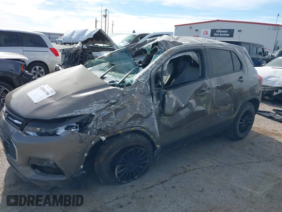2021 Chevrolet Trax LS z VIN KL7CJKSB5MB307403, wystawiony jako IAAI lot #42060496 z przebiegiem 68 214 mil mil oraz . Historia ofert i sprzedaży dostępna na DreamBid. Obrazek 6.