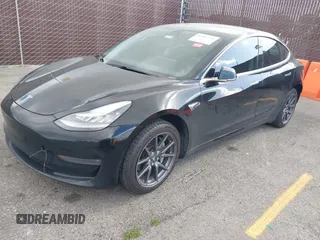 2019 Tesla Model 3 Mid Range z VIN 5YJ3E1EA4KF361967, wystawiony jako IAAI lot #42261724 z przebiegiem 89 902 mil mil oraz . Historia ofert i sprzedaży dostępna na DreamBid. Obrazek 19.