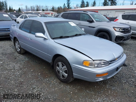 1996 Toyota Camry DX with VIN JT2BG12K2T0396941, listed as a IAAI auction lot 41593032 with 205,514 mi miles. Bid and sale history available at carsss.com. Image 1.