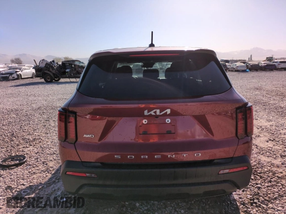 2022 Kia Sorento LX z VIN 5XYRGDLC4NG099777, wystawiony jako Copart lot #52391425 z przebiegiem 111 531 mil mil oraz Szkoda całkowita • Salvage title. Historia ofert i sprzedaży dostępna na DreamBid. Obrazek 6.