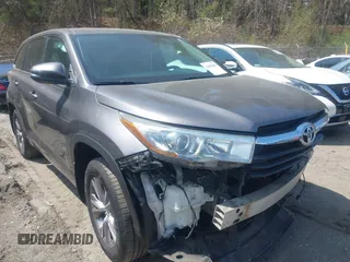 2015 Toyota Highlander LE z VIN 5TDBKRFH5FS178691, wystawiony jako IAAI lot #42058496 z przebiegiem 103 411 mil mil oraz . Historia ofert i sprzedaży dostępna na DreamBid. Obrazek 1.