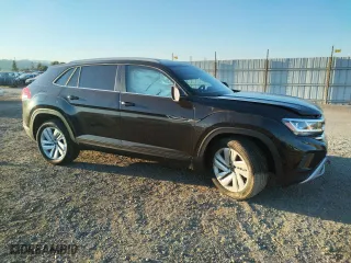 2022 Volkswagen Atlas Cross Sport 2.0T SE w/Technology with VIN 1V2HC2CA4NC228498, listed as a Copart auction lot 68333932 with 1,306 mi miles. Bid and sale history available at carsss.com. Image 4.