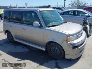 2005 Scion xB with VIN JTLKT334250219070, listed as a IAAI auction lot 41960092 with 184,895 mi miles. Bid and sale history available at carsss.com. Image 1.