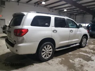 2014 Toyota Sequoia Platinum with VIN 5TDDW5G1XES105564, listed as a Copart auction lot 45019175 with 258,915 mi miles and Clean Title. Bid and sale history available at carsss.com. Image 3.