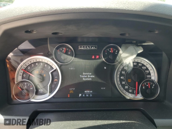 2018 Ram 1500 Big Horn z VIN 1C6RR7LT7JS254698, wystawiony jako Copart lot #57526965 z przebiegiem 46 700 mil mil oraz Szkoda całkowita • Salvage title. Historia ofert i sprzedaży dostępna na DreamBid. Obrazek 9.