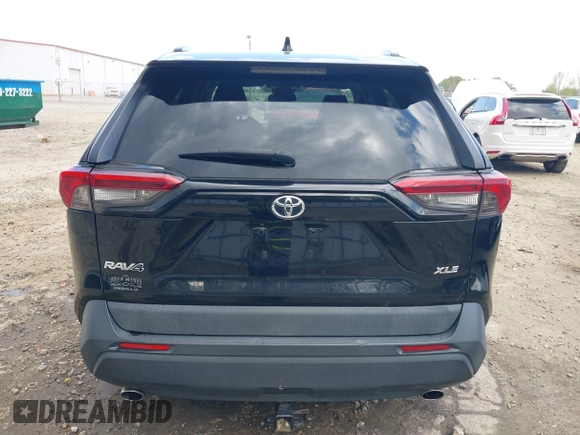 2019 Toyota RAV4 XLE with VIN 2T3W1RFV8KW001328, listed as a IAAI auction lot 41961320 with 100,678 mi miles and . Bid and sale history available at DreamBid. Image 17.