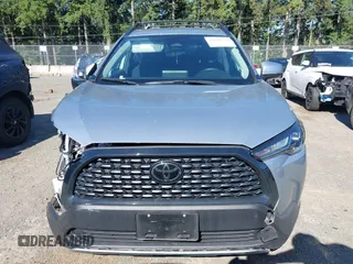 2023 Toyota Corolla Cross LE z VIN 7MUBAABG4PV062357, wystawiony jako IAAI lot #42616530 z przebiegiem 10 366 mil mil oraz . Historia ofert i sprzedaży dostępna na DreamBid. Obrazek 12.