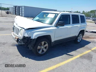 2013 Jeep Patriot Limited z VIN 1C4NJRCB3DD274375, wystawiony jako IAAI lot #42137708 z przebiegiem 185 018 mil mil oraz . Historia ofert i sprzedaży dostępna na DreamBid. Obrazek 2.