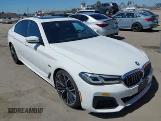 2022 BMW 5 Series 530e xDrive with VIN WBA33AG01NCJ52906, listed as a IAAI auction lot 42686511 with 45,710 mi miles and . Bid and sale history available at DreamBid. Image 1.