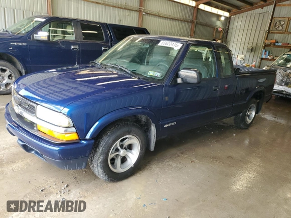 2001 Chevrolet S-10 LS with VIN 1GCCS19561K159493, listed as a Copart auction lot 55622415 with 86,979 mi miles and Salvage Title. Bid and sale history available at DreamBid. Image 1.