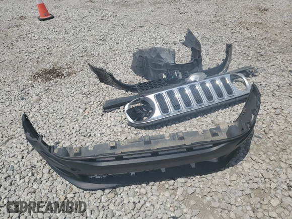 2016 Jeep Renegade Limited with VIN ZACCJBDT5GPC61266, listed as a Copart auction lot 61795035 with 125,784 mi miles and Salvage title. Bid and sale history available at DreamBid. Image 13.