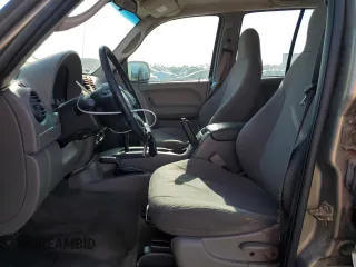 2004 Jeep Liberty Sport with VIN 1J4GL48K34W250008, listed as a Copart auction lot 53067095 with 161,266 mi miles and Salvage Title. Bid and sale history available at DreamBid. Image 7.