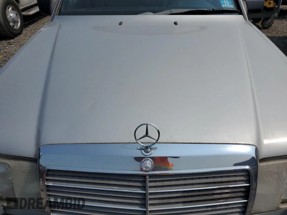 1989 Mercedes-Benz 300 E с VIN WDBEA30DXKA877386, выставлен на аукционе Copart как лот 59333665 с пробегом 205 173 миль миль и Чистый • Clean title. История ставок и продаж доступна на DreamBid. Изображение 11.