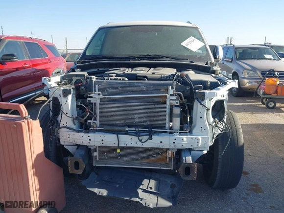 2018 Nissan Armada SL with VIN JN8AY2NC7J9556853, listed as a IAAI auction lot 41725845 with 102,476 mi miles. Bid and sale history available at carsss.com. Image 6.