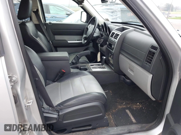 2007 Dodge Nitro SLT with VIN 1D8GU58KX7W527915, listed as a IAAI auction lot 41971181 with 167,493 mi miles. Bid and sale history available at carsss.com. Image 5.