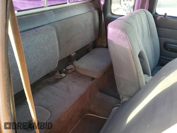 1989 Toyota Pickup с VIN JT4RN13P2K0004383, выставлен на аукционе Copart как лот 46108785 с пробегом 241 850 миль миль и Списание • Salvage title. История ставок и продаж доступна на DreamBid. Изображение 10.