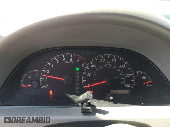 2005 Toyota Camry STD z VIN 4T1BE32K55U410458, wystawiony jako Copart lot #61082745 z przebiegiem 242 261 mil mil oraz Szkoda całkowita • Salvage title. Historia ofert i sprzedaży dostępna na DreamBid. Obrazek 9.