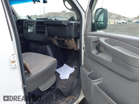 2013 Chevrolet Express Cargo с VIN 1GCWGFCA5D1105758, выставлен на аукционе IAAI как лот 42644553 с пробегом 209 801 миль миль и . История ставок и продаж доступна на DreamBid. Изображение 5.