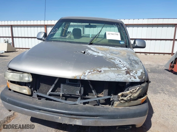 2000 Chevrolet Silverado 1500 with VIN 1GCEC14W4YZ141940, listed as a IAAI auction lot 41702750 with 1 mi miles. Bid and sale history available at carsss.com. Image 6.