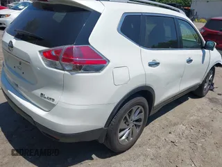 2015 Nissan Rogue SL z VIN 5N1AT2MV6FC882436, wystawiony jako IAAI lot #42372308 z przebiegiem 132 123 mil mil oraz . Historia ofert i sprzedaży dostępna na DreamBid. Obrazek 4.