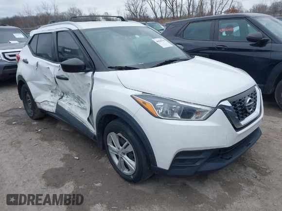 2019 Nissan Kicks SV with VIN 3N1CP5CU5KL471493, listed as a IAAI auction lot 40940794 with 111,733 mi miles. Bid and sale history available at carsss.com. Image 1.