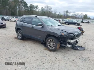 2020 Jeep Cherokee Latitude Plus z VIN 1C4PJMLB3LD626221, wystawiony jako IAAI lot #41858507 z przebiegiem 34 984 mil mil oraz . Historia ofert i sprzedaży dostępna na DreamBid. Obrazek 1.
