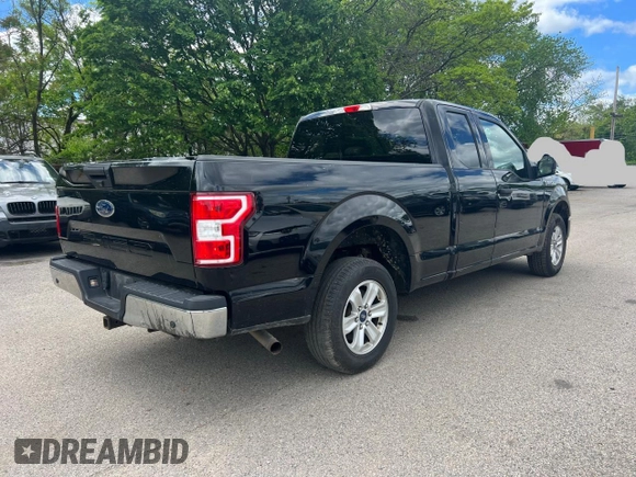 2018 Ford F-150 XL z VIN 1FTEX1CB0JKF17440, wystawiony jako Copart lot #57720105 z przebiegiem 168 009 mil mil oraz Czysty tytuł • Clean title. Historia ofert i sprzedaży dostępna na DreamBid. Obrazek 4.