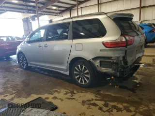 2018 Toyota Sienna XLE z VIN 5TDDZ3DC1JS190712, wystawiony jako Copart lot #62282255 z przebiegiem 63 438 mil mil oraz Szkoda całkowita • Salvage title. Historia ofert i sprzedaży dostępna na DreamBid. Obrazek 2.