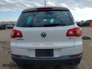 2009 Volkswagen Tiguan S with VIN WVGAV75NX9W528508, listed as a IAAI auction lot 41318636 with 175,651 mi miles. Bid and sale history available at carsss.com. Image 16.