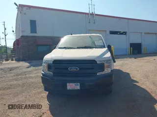 2020 Ford F-150 XL z VIN 1FTMF1CB4LKE11817, wystawiony jako IAAI lot #42350792 z przebiegiem 161 666 mil mil oraz . Historia ofert i sprzedaży dostępna na DreamBid. Obrazek 12.