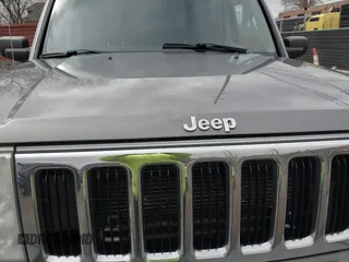 2008 Jeep Commander Sport with VIN 1J8HG48K98C135234, listed as a IAAI auction lot 41920183 with 247,452 mi miles. Bid and sale history available at carsss.com. Image 6.