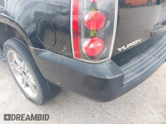 2007 GMC Yukon SLE with VIN 1GKFC13J87R157944, listed as a IAAI auction lot 42135875 with 260,587 mi miles and . Bid and sale history available at DreamBid. Image 12.