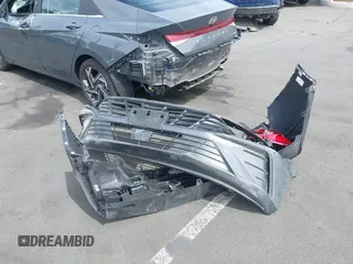 2024 Hyundai Elantra Limited z VIN KMHLN4DJ6RU097585, wystawiony jako IAAI lot #42239279 z przebiegiem 4 355 mil mil oraz . Historia ofert i sprzedaży dostępna na DreamBid. Obrazek 12.