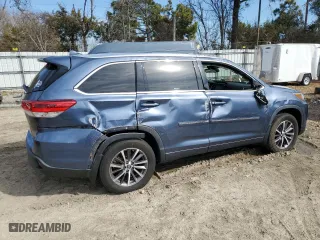 2017 Toyota Highlander XLE with VIN 5TDJZRFH1HS393351, listed as a Copart auction lot 46149615 with 68,985 mi miles and Salvage Title. Bid and sale history available at carsss.com. Image 3.