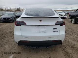 2024 Tesla Model Y Long Range with VIN 7SAYGAEE1RF061318, listed as a Copart auction lot 81142444 with 3,249 mi miles and Salvage Title. Bid and sale history available at DreamBid. Image 6.