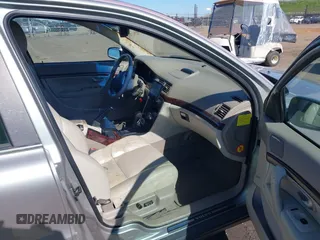 2004 Volvo S80 with VIN YV1TS91Z041376376, listed as a IAAI auction lot 41658074 with 152,894 mi miles. Bid and sale history available at carsss.com. Image 5.