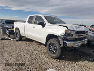 2020 Chevrolet Silverado 1500 LT with VIN 1GCRYDED6LZ172035, listed as a Copart auction lot 45418165 with 55,285 mi miles and Salvage Title. Bid and sale history available at carsss.com. Image 4.