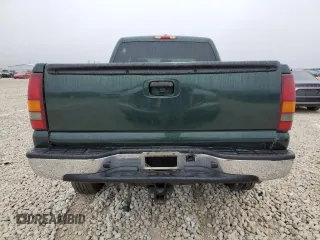 2002 GMC Sierra 1500HD SLE z VIN 1GTGK13U22F189540, wystawiony jako Copart lot #42460355 z przebiegiem 321 766 mil mil oraz Szkody całkowita. Historia ofert i sprzedaży dostępna na DreamBid. Obrazek 6.